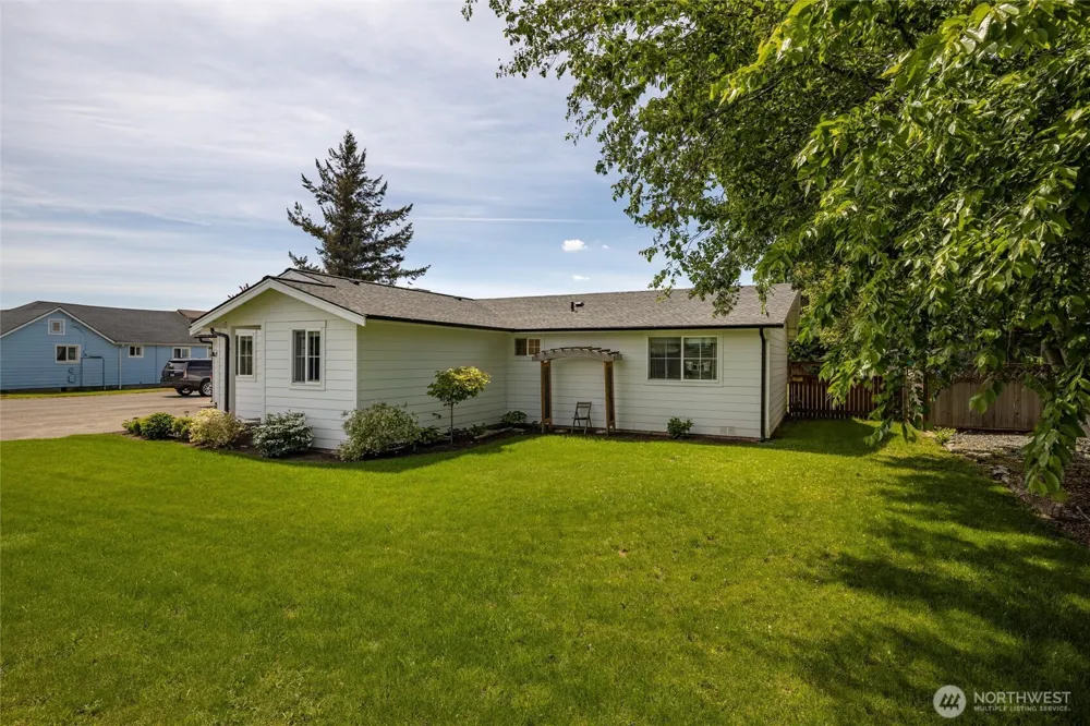 8679 Depot Road Lynden, WA 98264