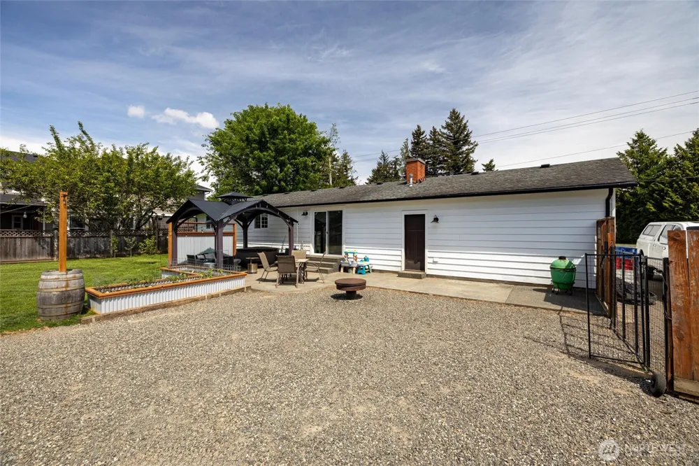 8679 Depot Road Lynden, WA 98264