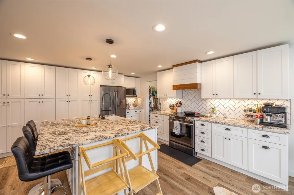 8679 Depot Road Lynden, WA 98264