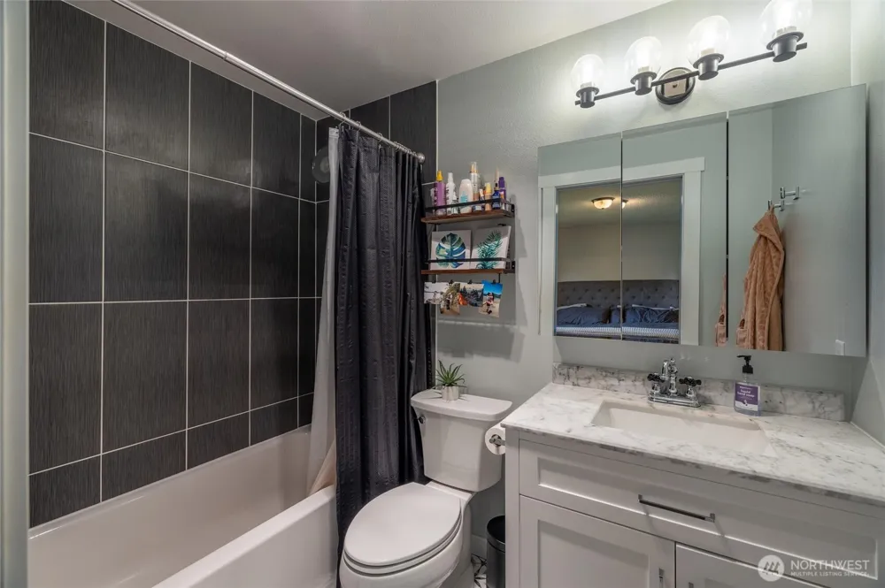 8679 Depot Road Lynden, WA 98264
