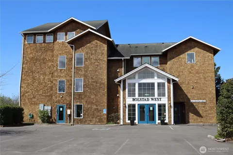 205 Bolstad Avenue W #302
