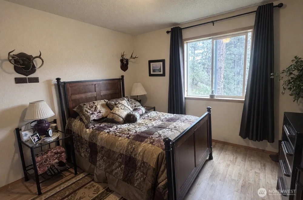 40 E Wannacut Lane Oroville, WA 98844