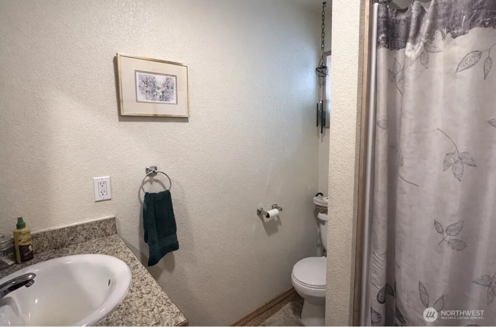 40 E Wannacut Lane Oroville, WA 98844