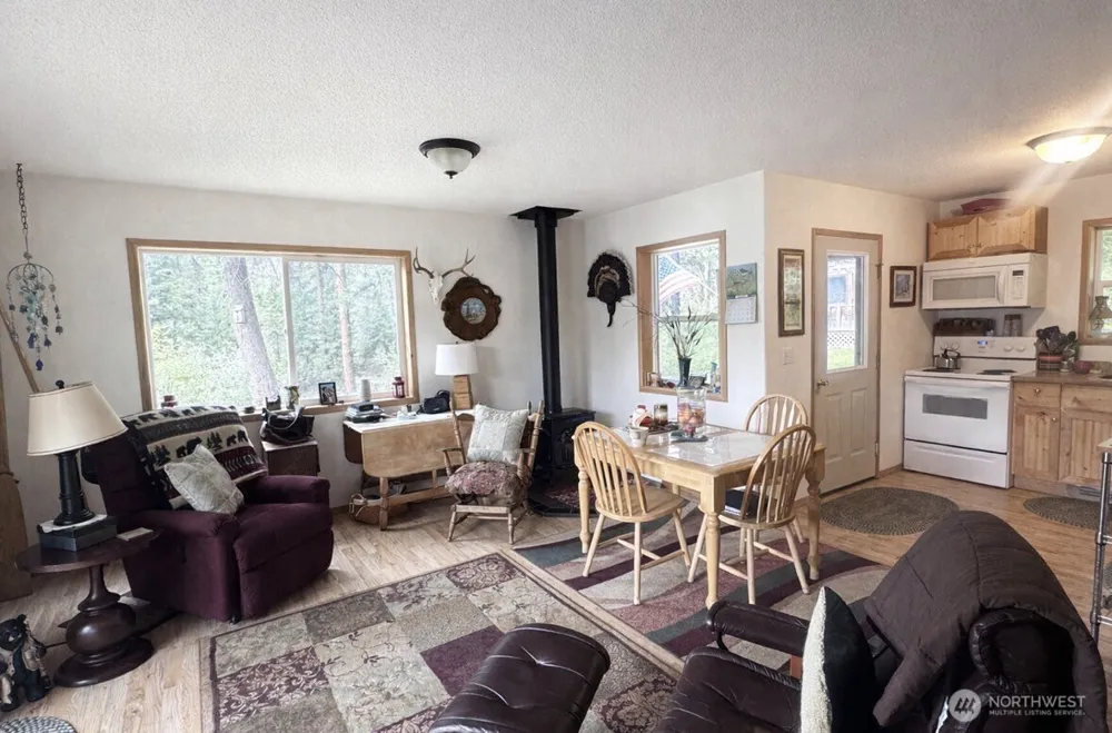 40 E Wannacut Lane Oroville, WA 98844
