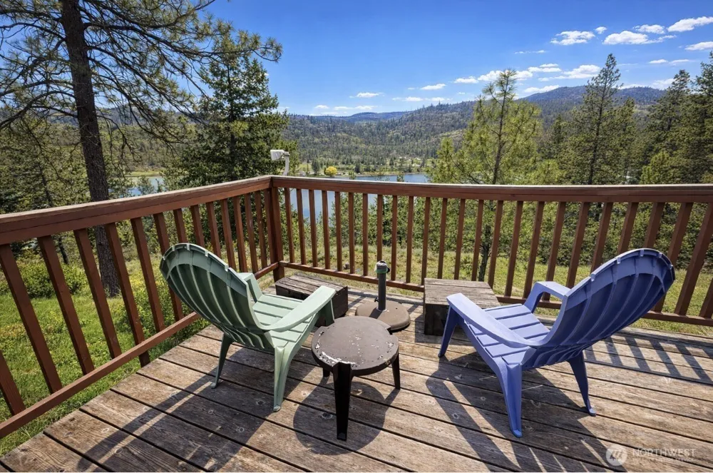 40 E Wannacut Lane Oroville, WA 98844