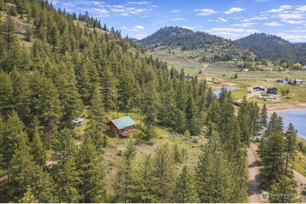 40 E Wannacut Lane Oroville, WA 98844