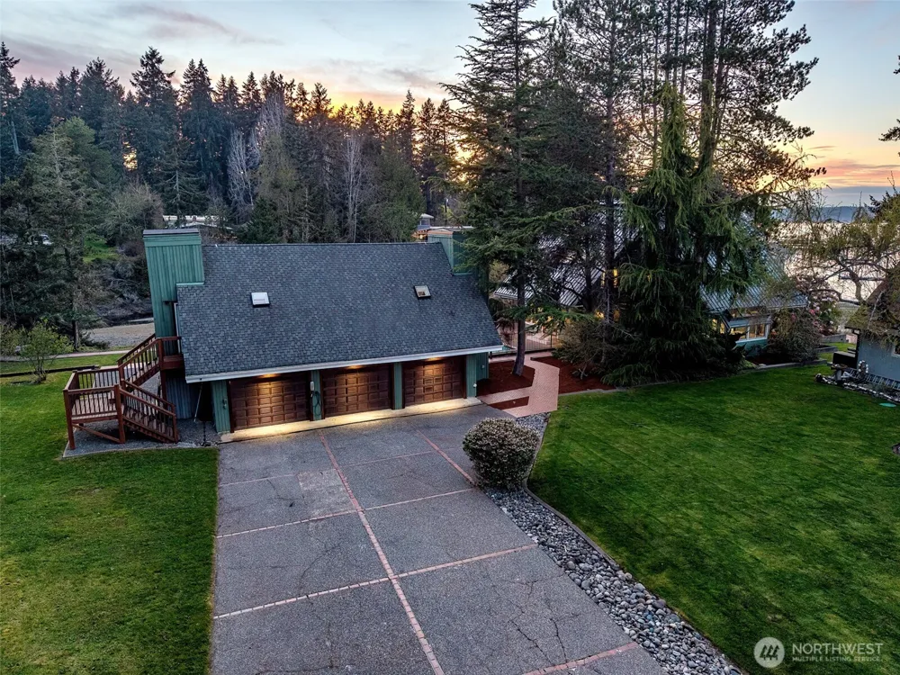 1105 14th Avenue Fox Island, WA 98333