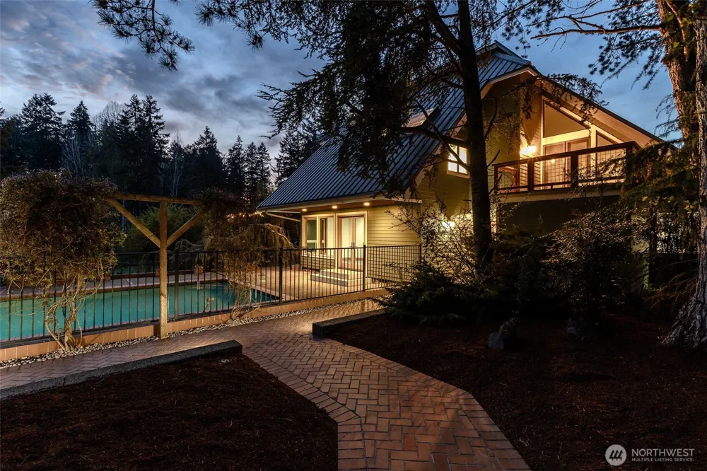 1105 14th Avenue Fox Island, WA 98333
