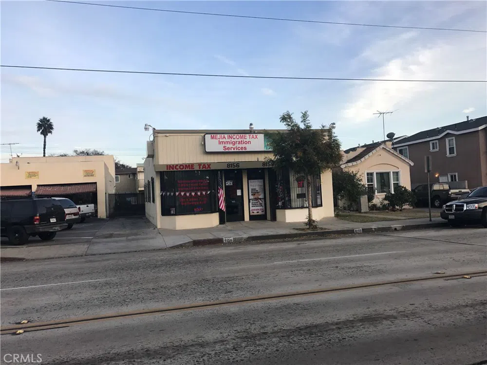 8156 State Street South Gate, CA 90280