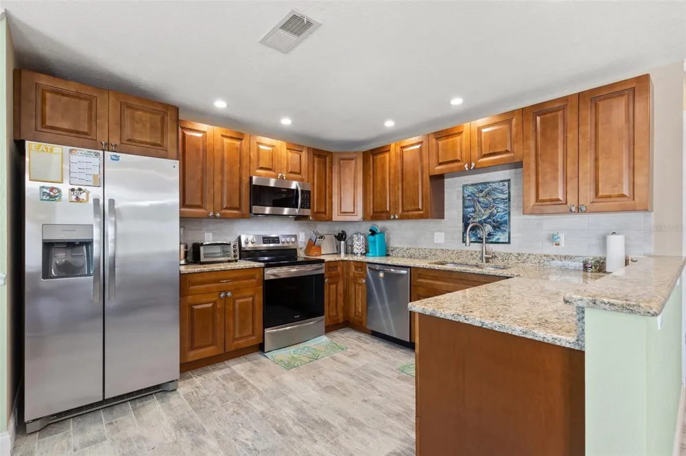 5243 BEACH DRIVE SE #B St Petersburg, FL 33705