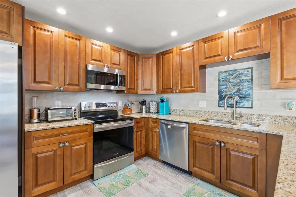 5243 BEACH DRIVE SE #B St Petersburg, FL 33705