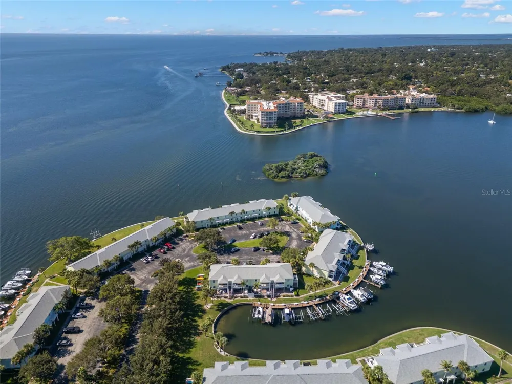 5243 BEACH DRIVE SE #B St Petersburg, FL 33705