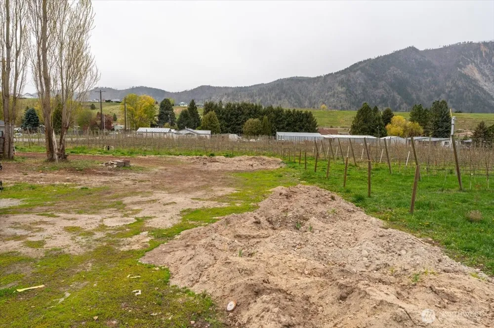 293 Barkley Road Manson, WA 98831
