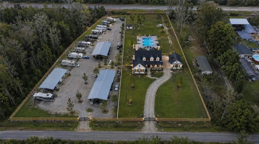 6518 OLD TAMPA HIGHWAY #A Davenport, FL 33896
