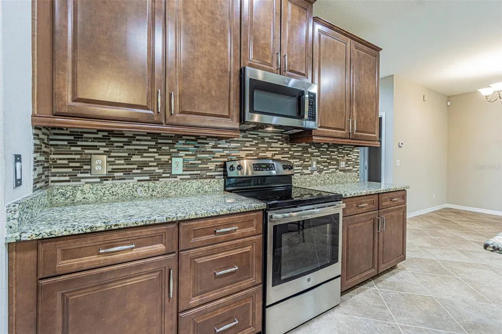 9936 GAP WEDGE DRIVE San Antonio, FL 33576