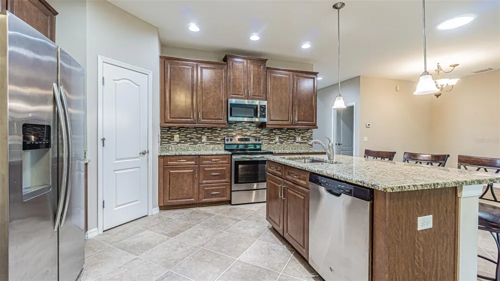 9936 GAP WEDGE DRIVE San Antonio, FL 33576