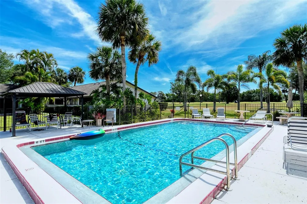 3545 LONGMEADOW #23 Sarasota, FL 34235