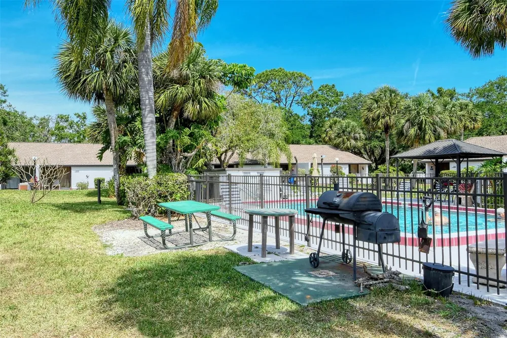 3545 LONGMEADOW #23 Sarasota, FL 34235