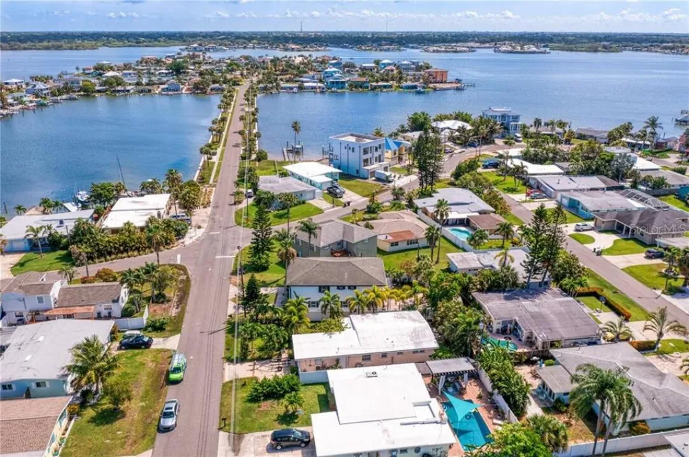 307 161ST AVENUE Redington Beach, FL 33708