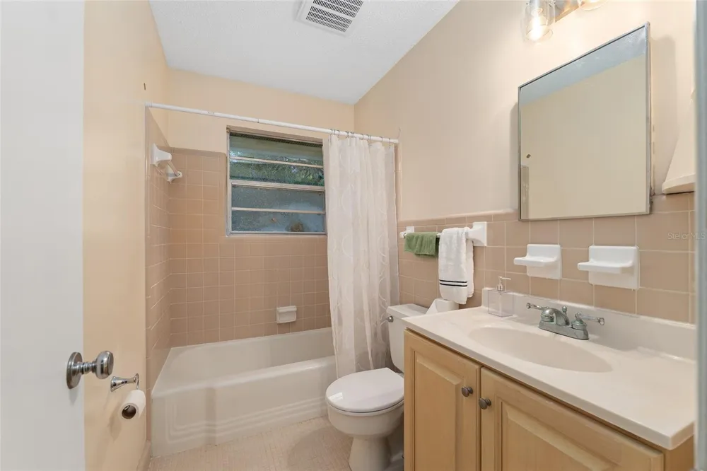 505 NW 37TH PLACE Gainesville, FL 32609