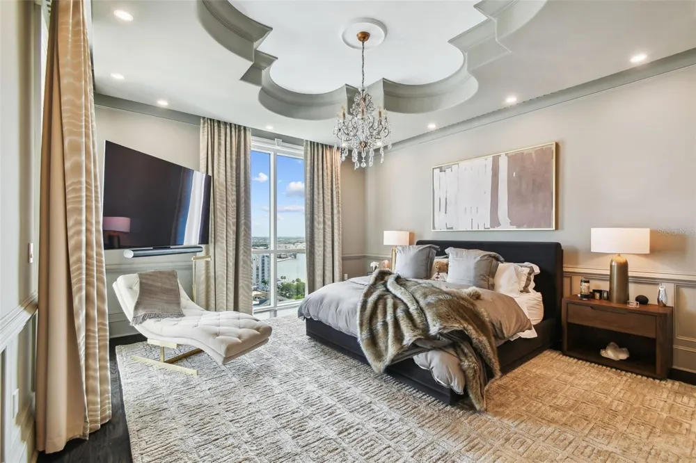 450 KNIGHTS RUN AVENUE #2004 Tampa, FL 33602