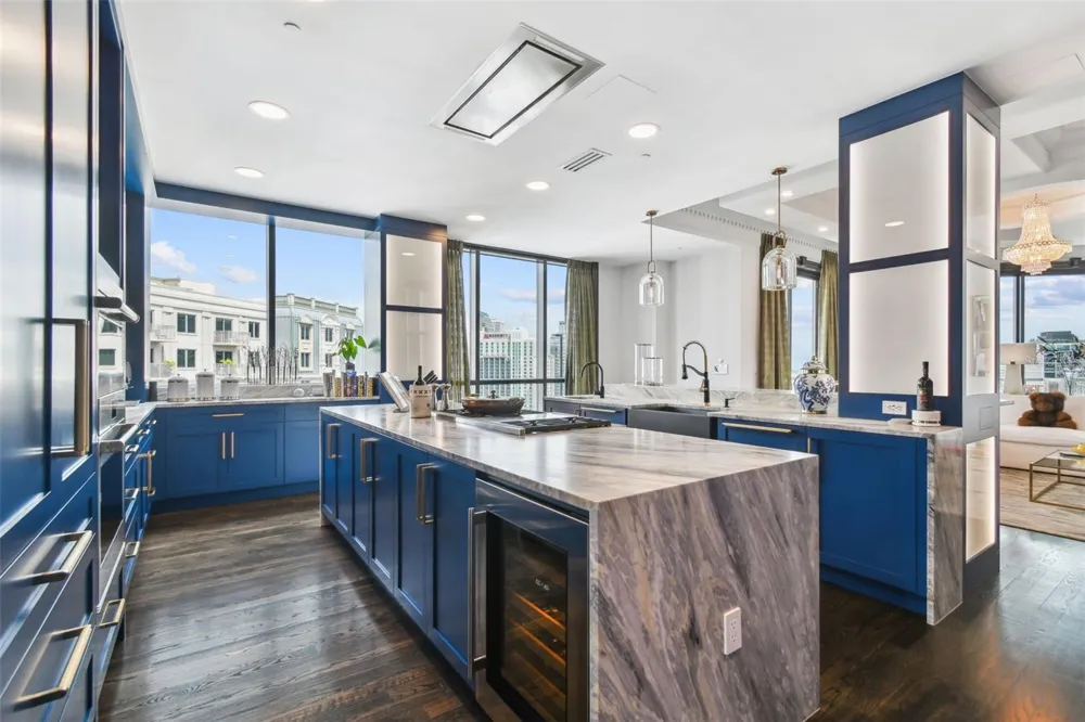 450 KNIGHTS RUN AVENUE #2004 Tampa, FL 33602