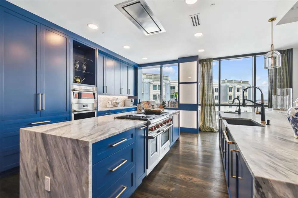 450 KNIGHTS RUN AVENUE #2004 Tampa, FL 33602