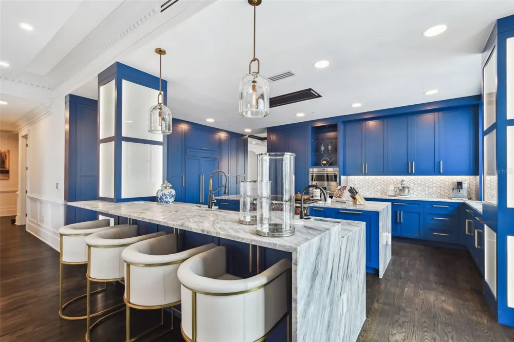 450 KNIGHTS RUN AVENUE #2004 Tampa, FL 33602