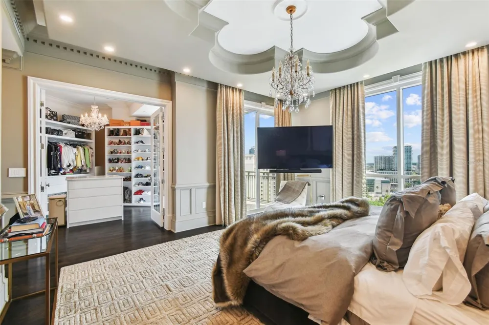 450 KNIGHTS RUN AVENUE #2004 Tampa, FL 33602