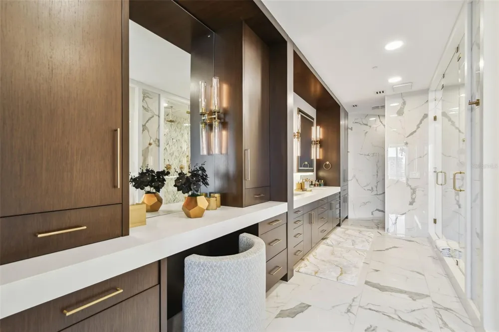 450 KNIGHTS RUN AVENUE #2004 Tampa, FL 33602