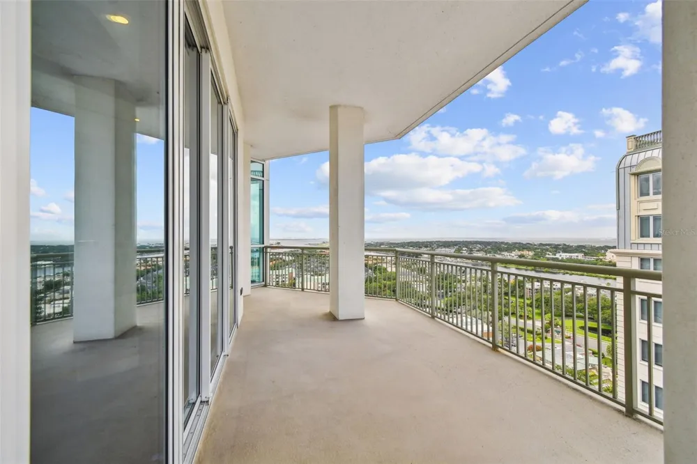 450 KNIGHTS RUN AVENUE #2004 Tampa, FL 33602