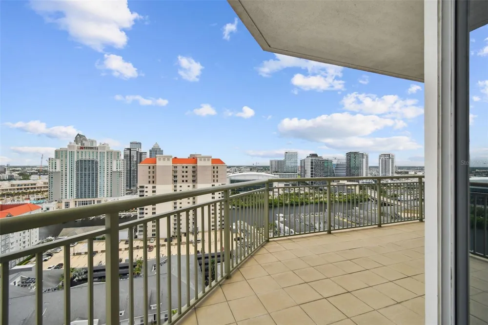 450 KNIGHTS RUN AVENUE #2004 Tampa, FL 33602