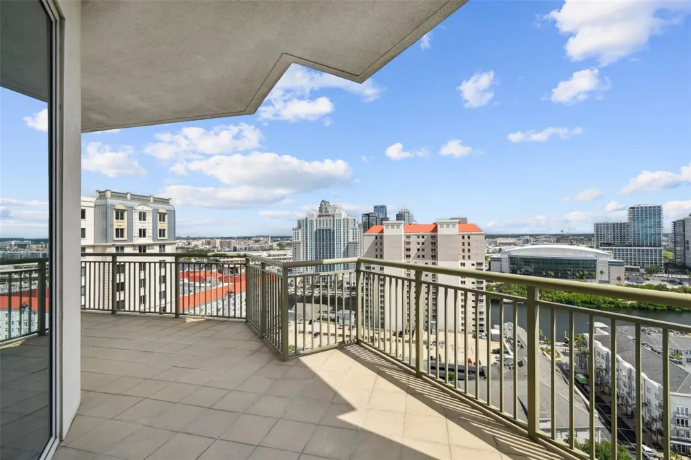 450 KNIGHTS RUN AVENUE #2004 Tampa, FL 33602