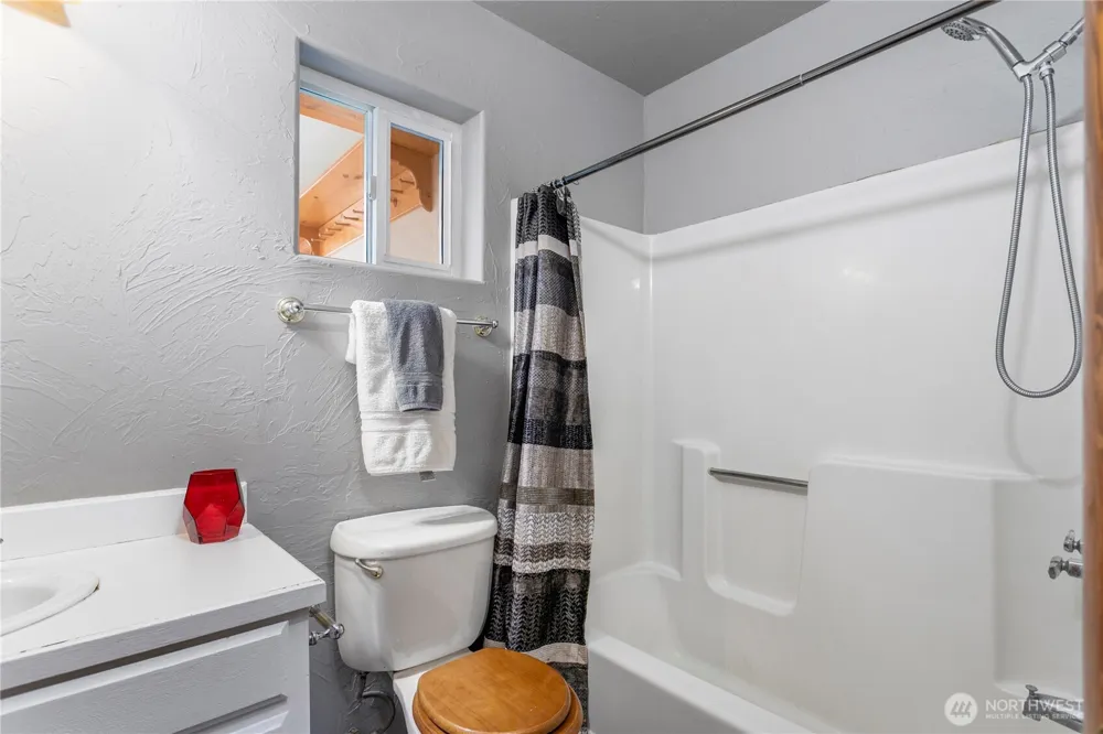 295 Kangas Road Toledo, WA 98591