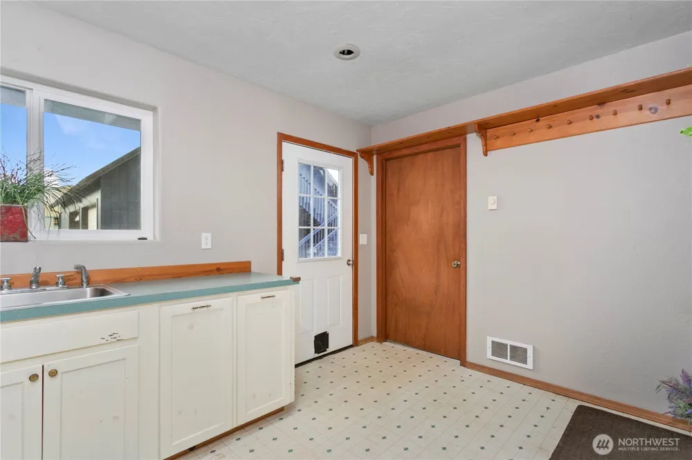 295 Kangas Road Toledo, WA 98591