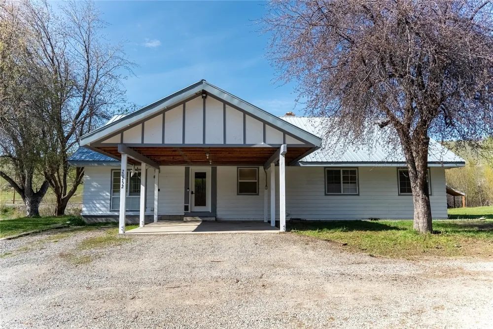 20752 State Route 20 Twisp, WA 98856
