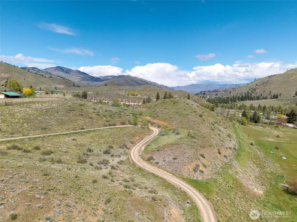 16 Dancing Bear Road Carlton, WA 98814