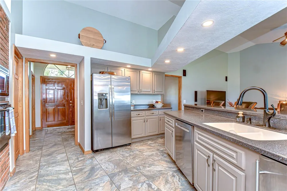 709 SPORTSMAN PARK DRIVE Seffner, FL 33584
