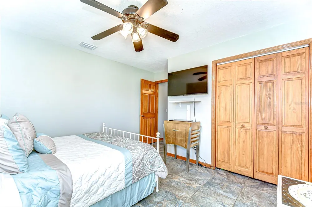 709 SPORTSMAN PARK DRIVE Seffner, FL 33584