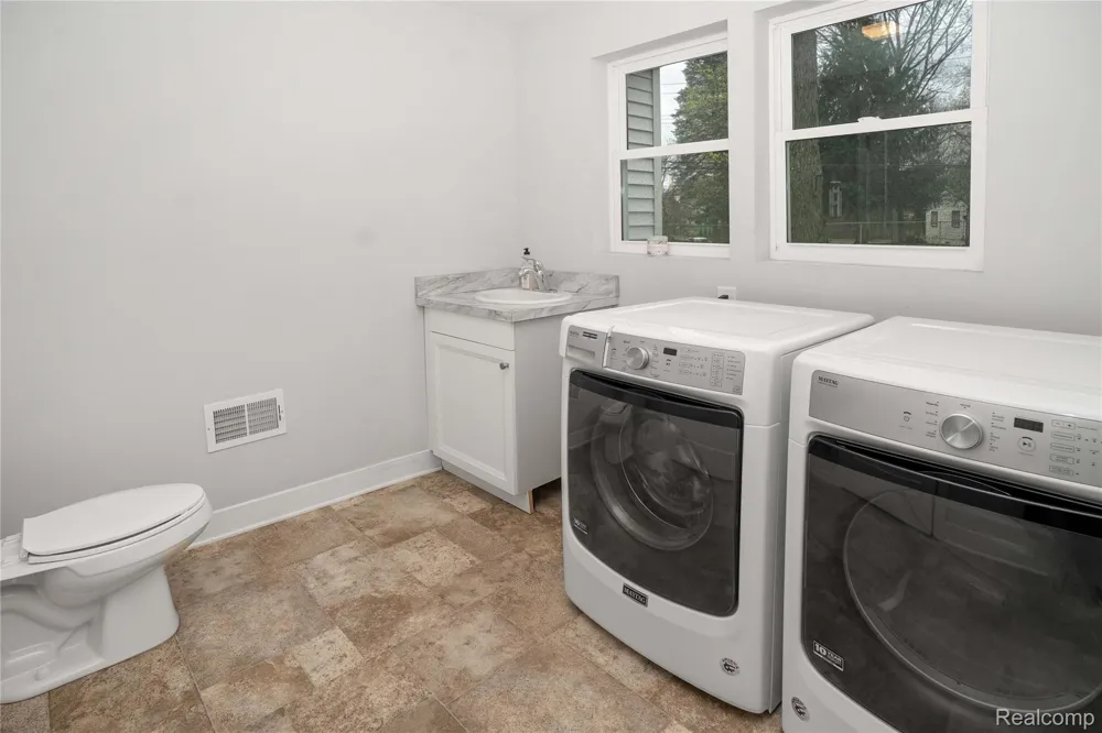 620 S Briarvale Drive Auburn Hills City, MI 48326