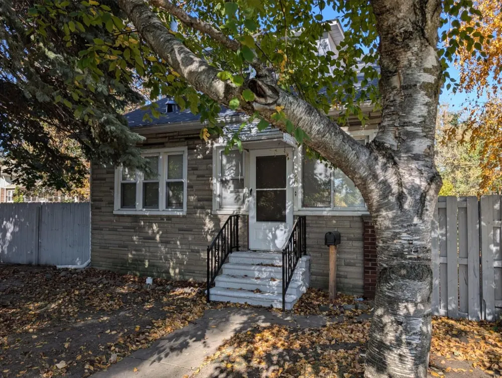 40 W Benson Street Ecorse City, MI 48229