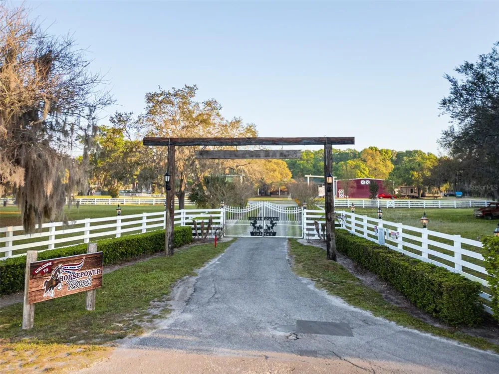280 CAMPBELL RANCH RUN Geneva, FL 32732