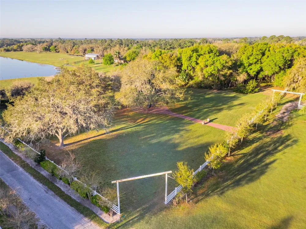 280 CAMPBELL RANCH RUN Geneva, FL 32732