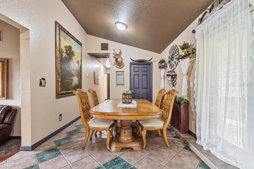 280 CAMPBELL RANCH RUN Geneva, FL 32732
