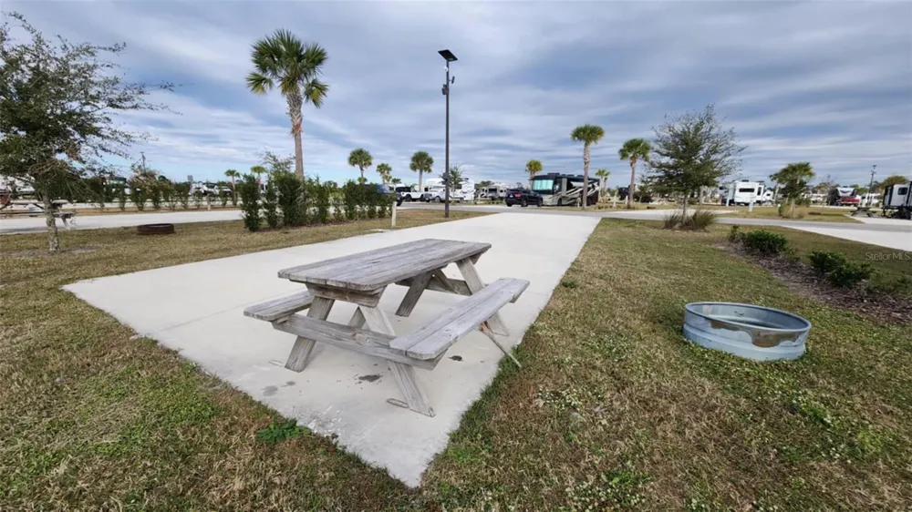 94 CEDAR CIRCLE E Lake Wales, FL 33898