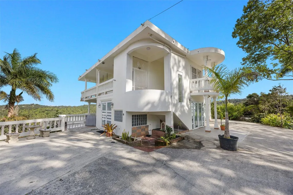 Carretera 742 Km.2.3 SECTOR LAS VILLAS BO. CARITE #F2-F3 Guayama, PR 00784