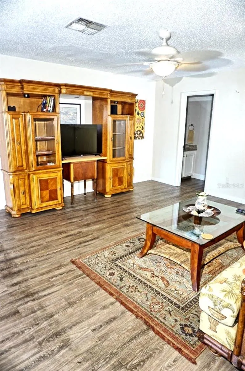 1873 MAZO MANOR #T9 Lutz, FL 33558