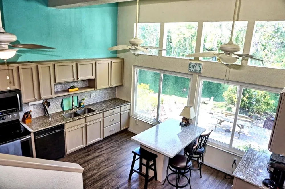 1873 MAZO MANOR #T9 Lutz, FL 33558