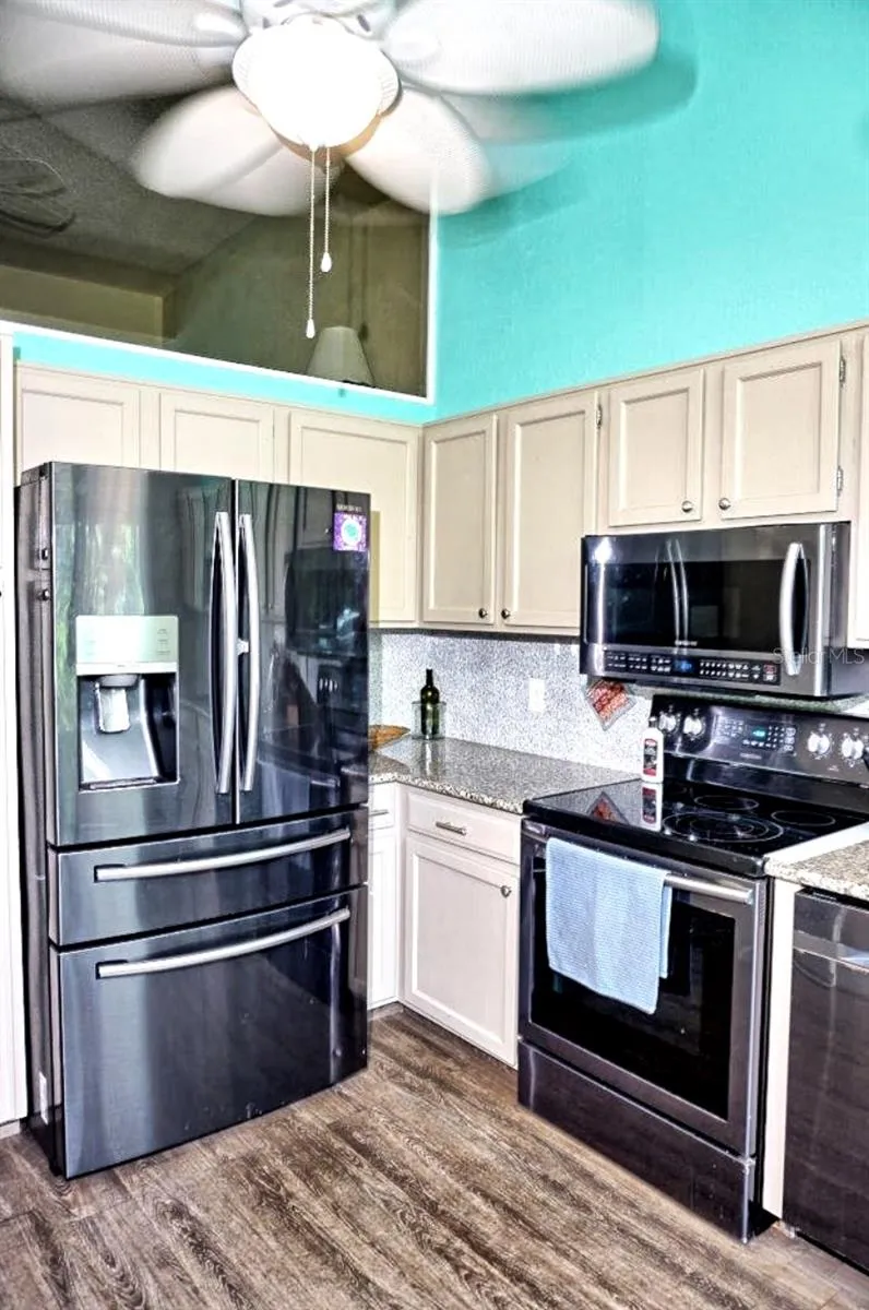 1873 MAZO MANOR #T9 Lutz, FL 33558