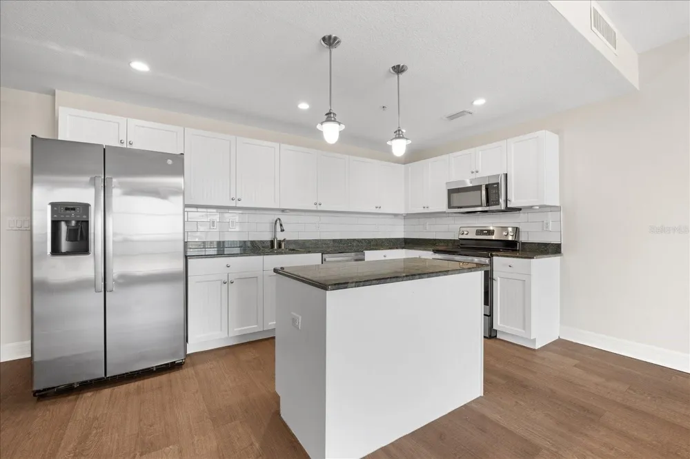 536 BAHIA BEACH BOULEVARD #422B Ruskin, FL 33570